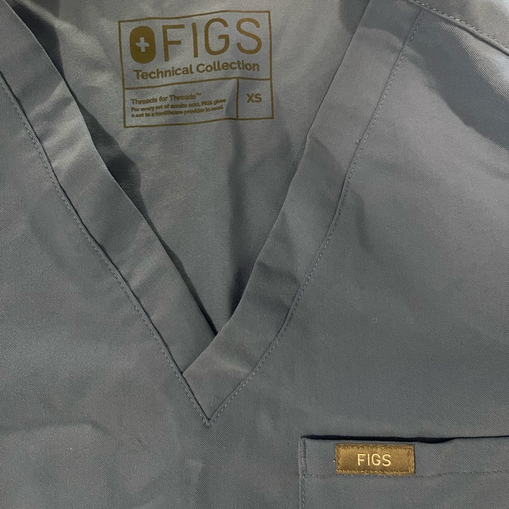 Figs Ceil blue one pocket top - Picture 3 of 3